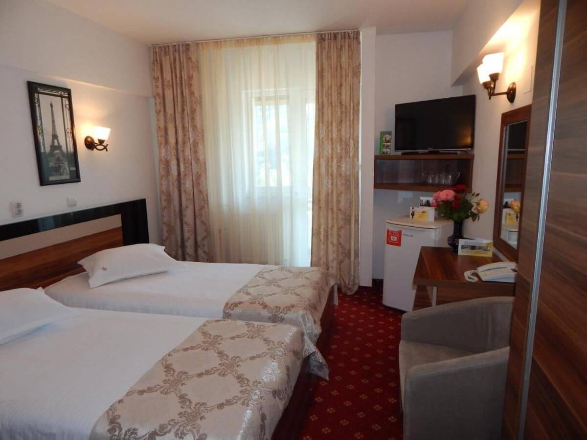 Cazare Hotel Traian 10